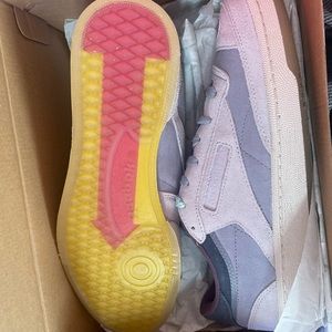 Reebok Hunter x Hunter Collab killua